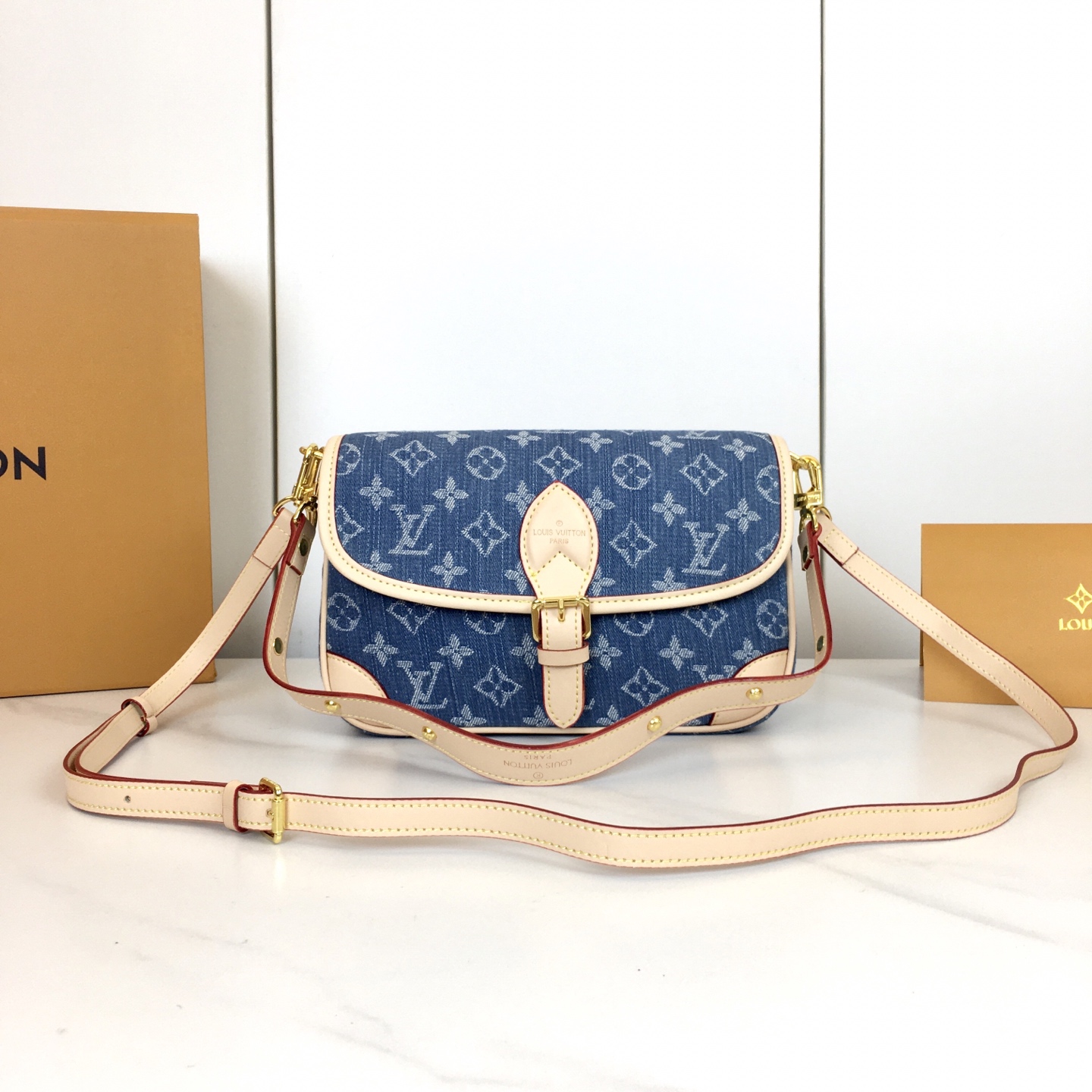 LV bag 162